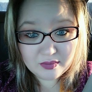 Meet your Posher, Monique